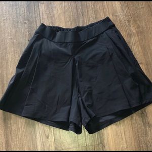 Lululemon pleated shorts